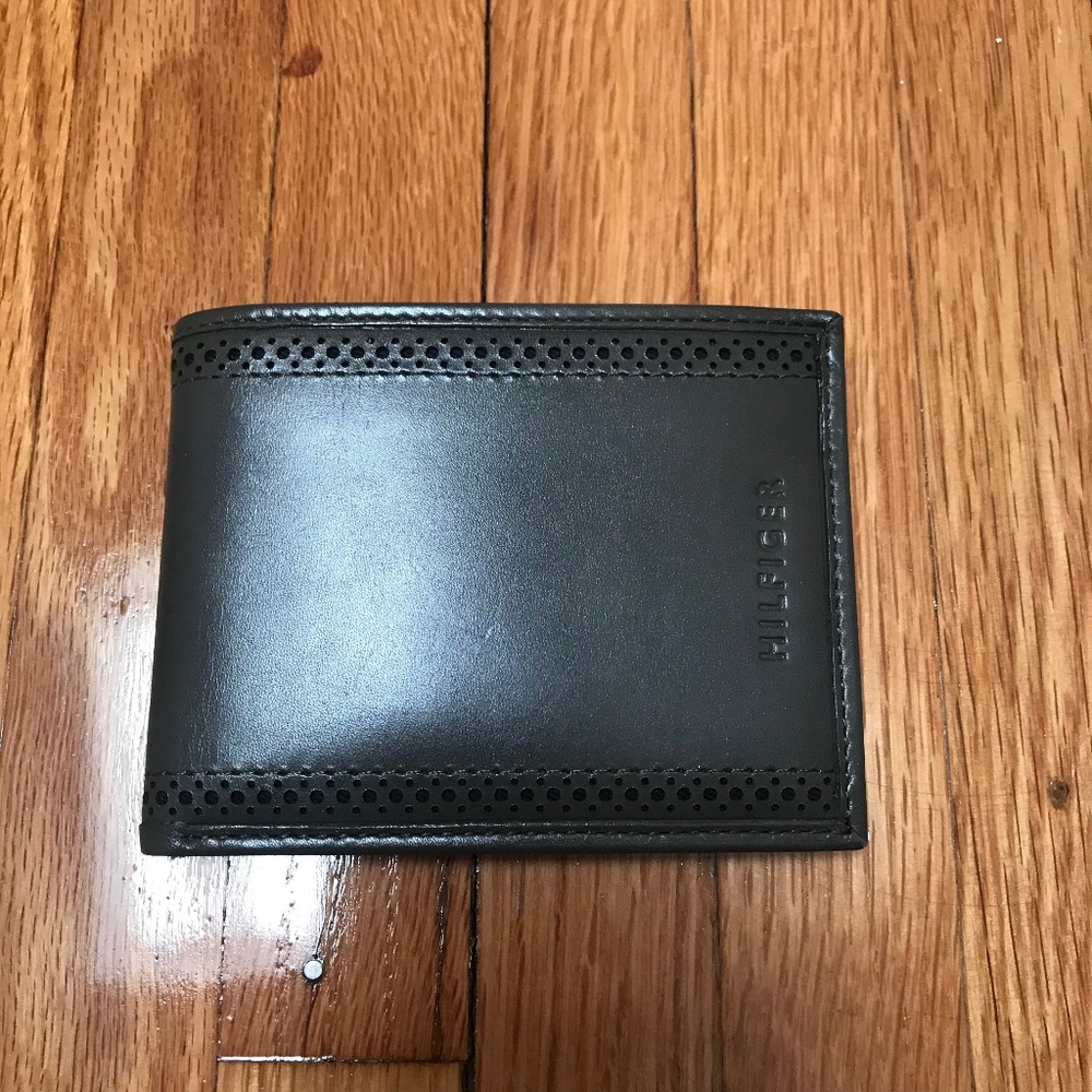 NWOT TOMMY HILFIGER GREY BILLFOLD W/ CARDCASE